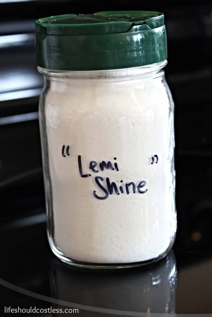 Copycat "Lemi Shine" Detergent Booster Recipe. It works just like the real stuff, but at a fraction of the cost. {lifeshouldcostless.com}