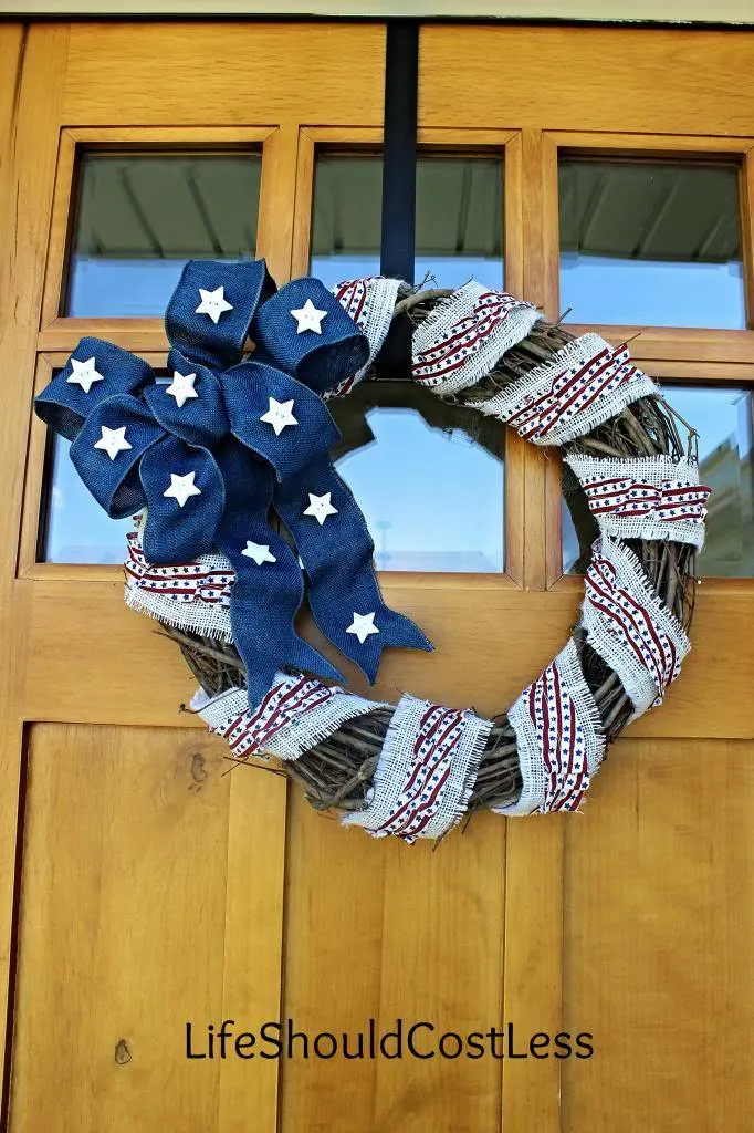 https://lifeshouldcostless.com/2014/05/patriotic-wreath-for-summer-2014-with.html