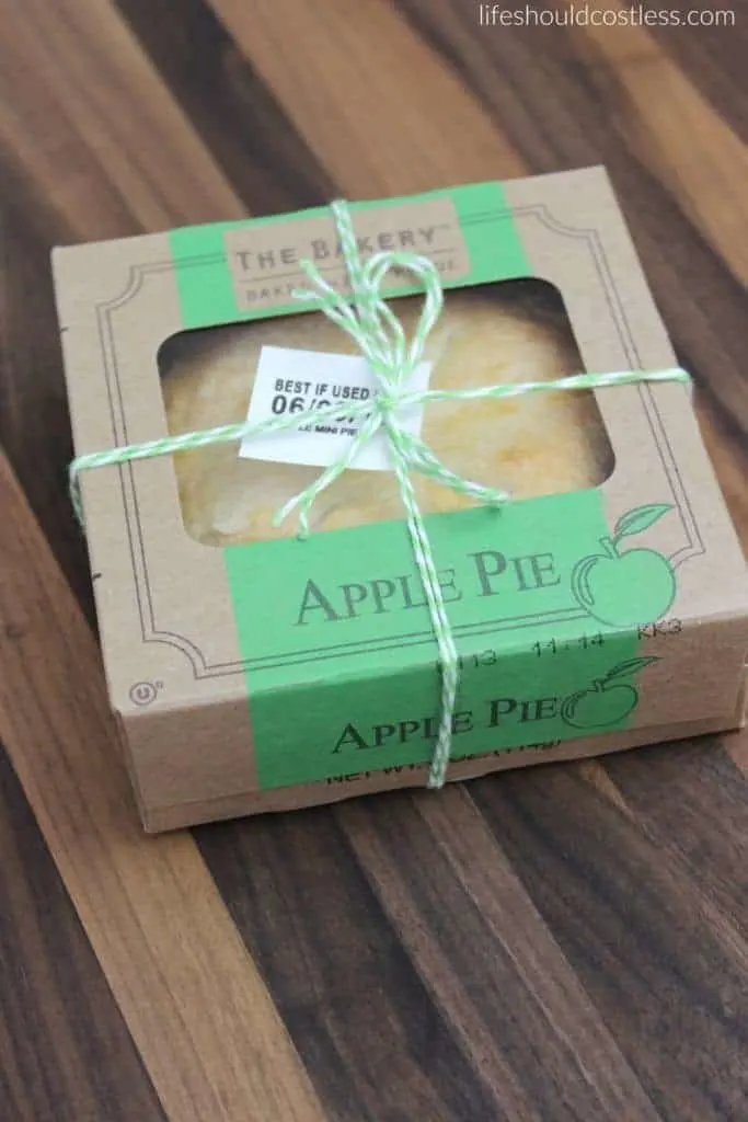 A gift idea that's as easy as pie, and costs less than $1 each. Apple pie, green twine. {lifeshouldcostless.com}