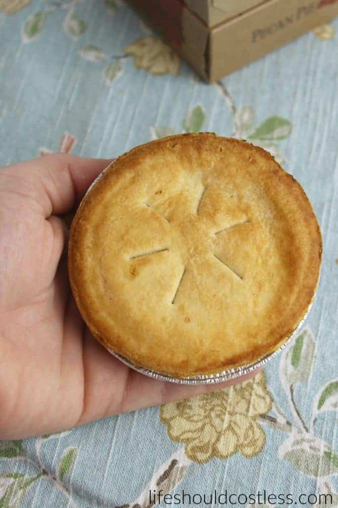 A gift idea that's as easy as pie, and costs less than $1 each. Pie smaller than your hand. {lifeshouldcostless.com}