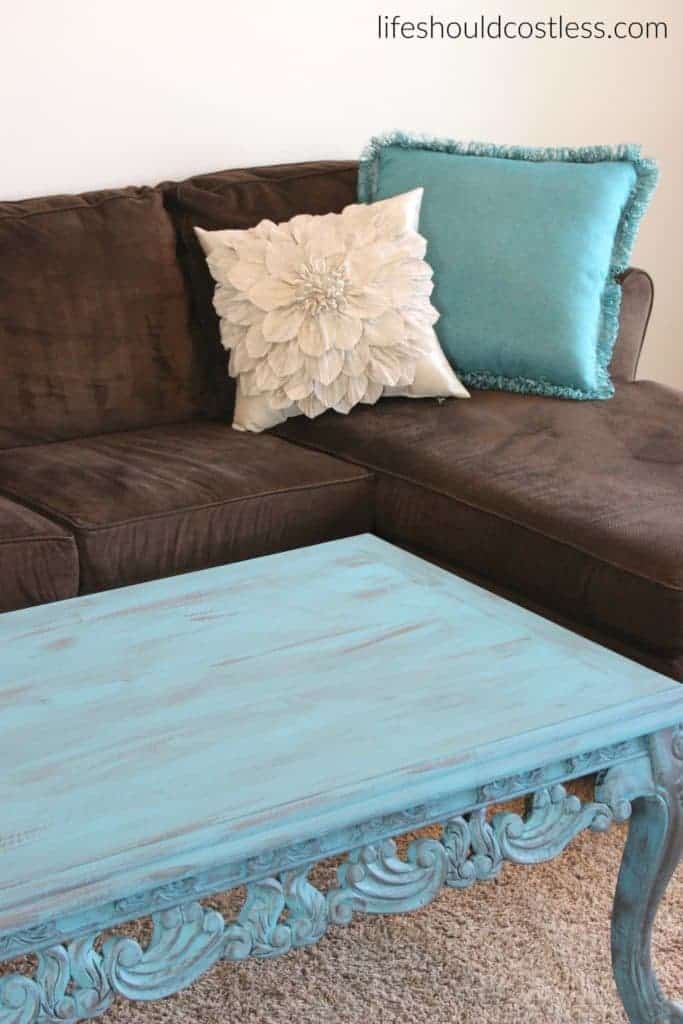 Turquoise Coffee Table Make-Over In Americana Decor Treasure. 