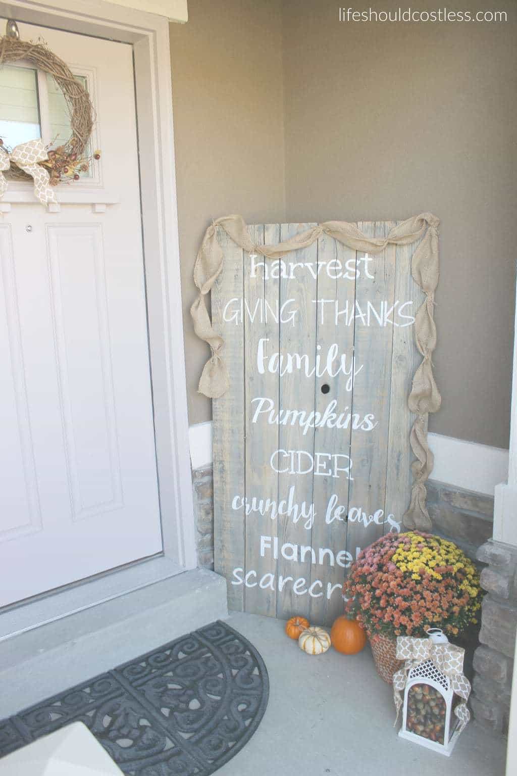 Rustic fall porch decor reveal. See this post and many more popular decor pins at lifeshouldcostless.com.