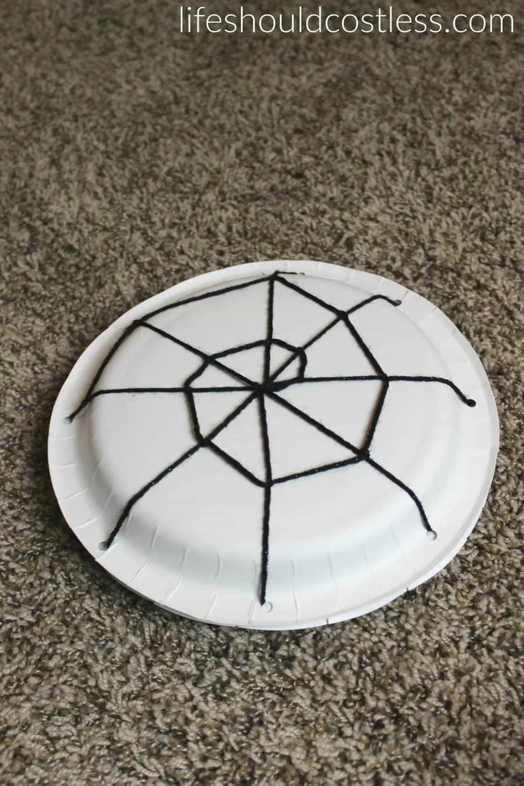 Halloween Spider Web Treat Plates. See this and many more popular seasonal pins at lifeshouldcostless.com. 