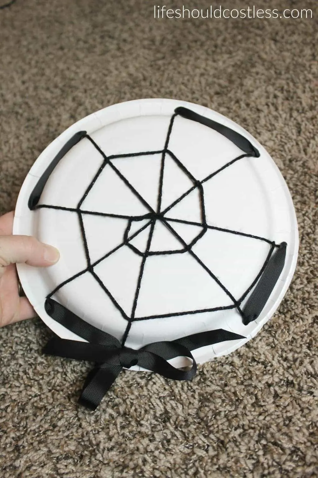 Halloween Spider Web Treat Plates. See this and many more popular seasonal pins at lifeshouldcostless.com. 