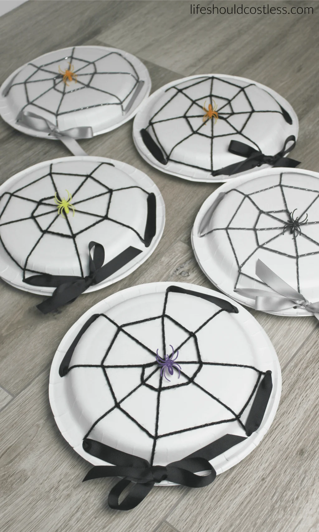 Halloween Spider Web Treat Plates. See this and many more popular seasonal pins at lifeshouldcostless.com. 