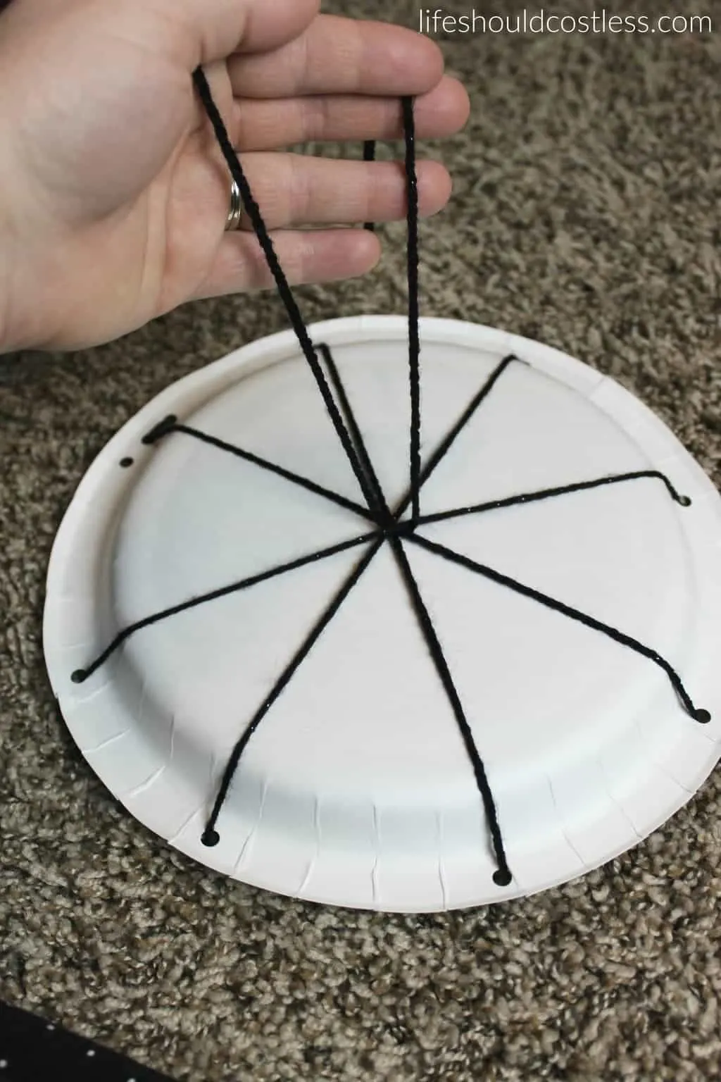 Halloween Spider Web Treat Plates. See this and many more popular seasonal pins at lifeshouldcostless.com. 