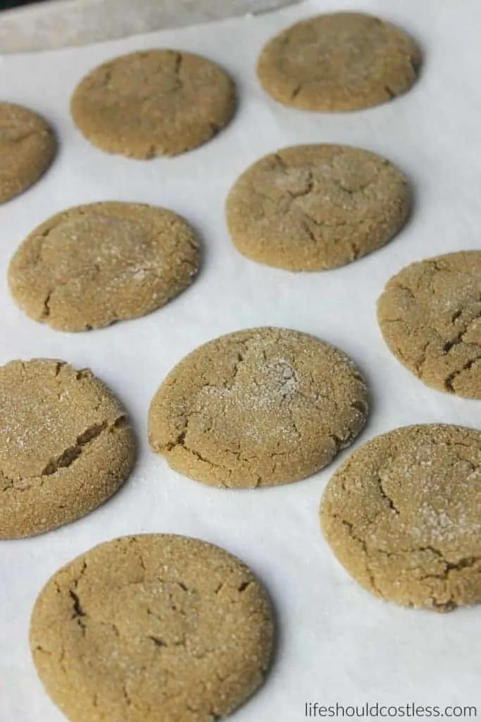 Grandma Utahna's Molasses Cookies. The perfect blend of Molasses, Ginger, and Cinnamon! They're chewy and delicious and are sure to be your new favorite cookie! {lifeshouldcostless.com}