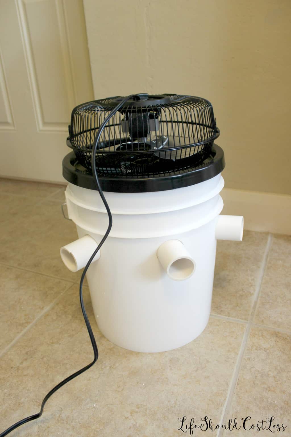 How To Make A {Pretty} Bucket AC Unit Showing What Fan Placement Will