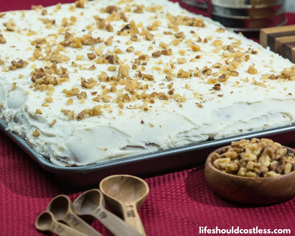 banana and sour cream cake