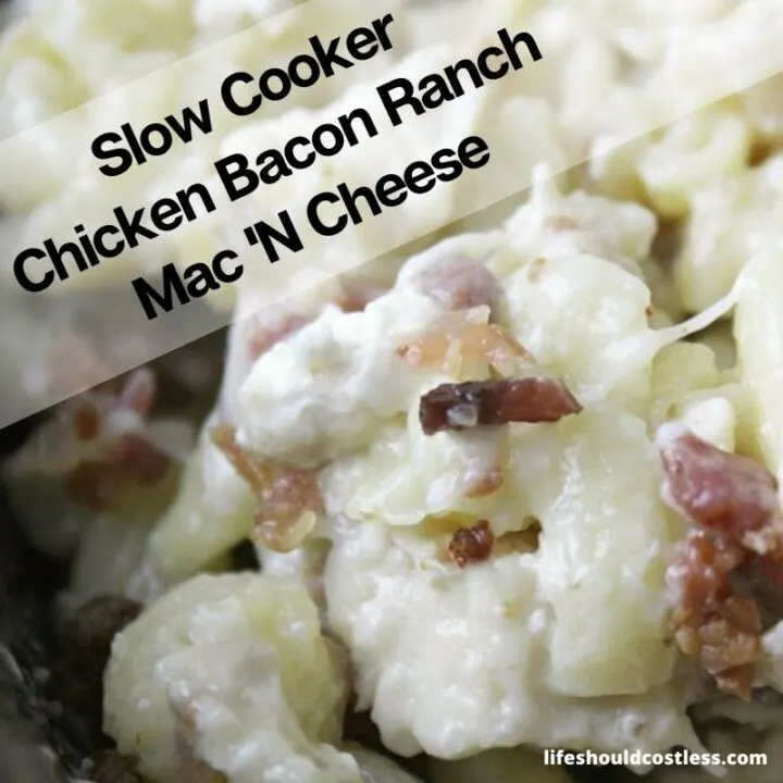 The best bacon crockpot recipe! Crockpot chicken bacon ranch macaroni and cheese recipe.