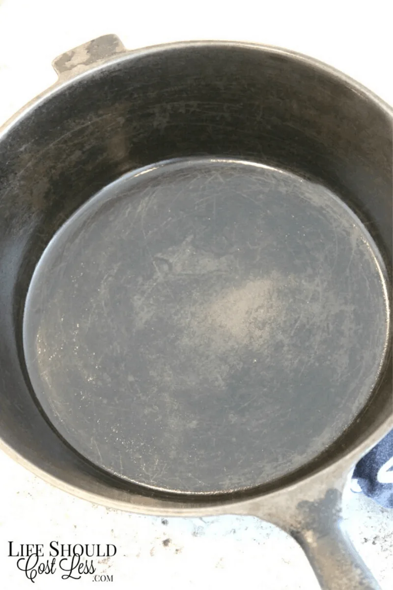 After removing stuck on food with the best and easiest cast iron cleaning method/tip. lifeshouldcostless.com