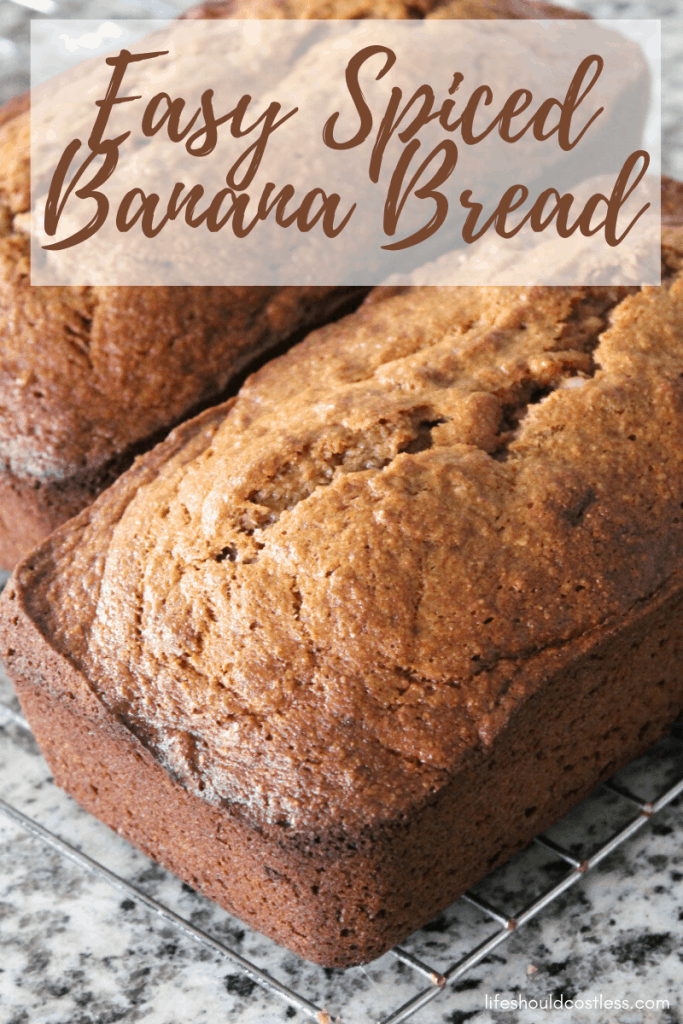 Yummy banana bread recipe. lifeshouldcostless.com
