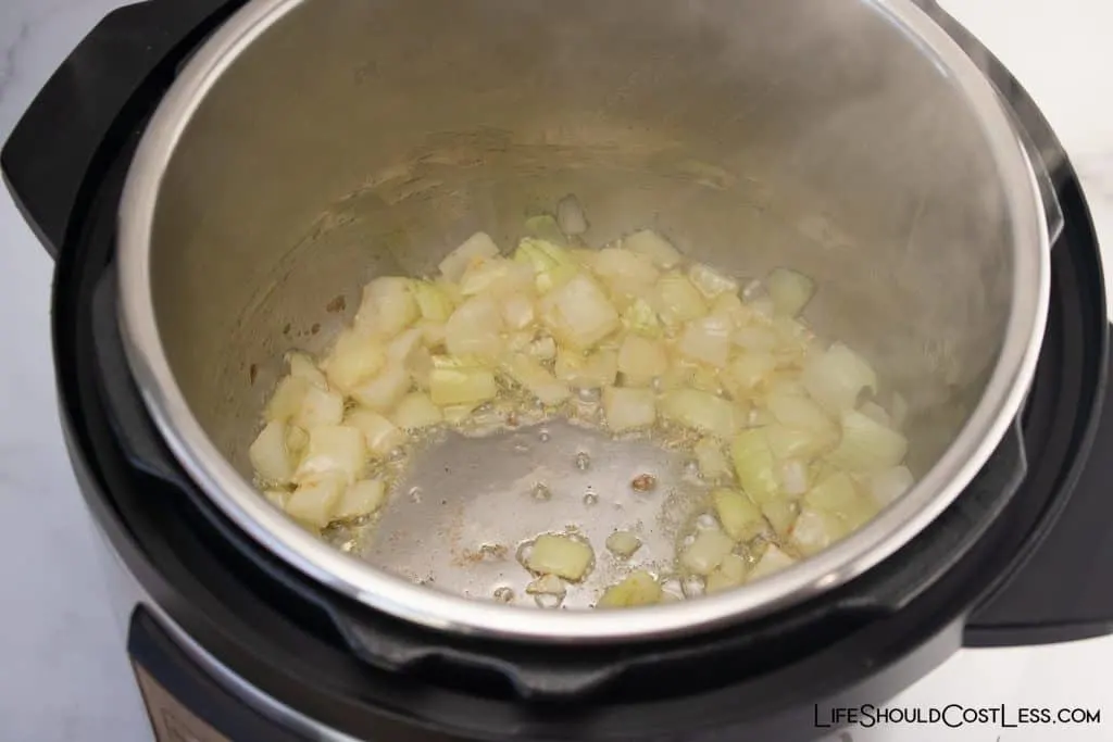 Process making stuffed peppers in instant pot pressure cooker. lifeshouldcostless.com