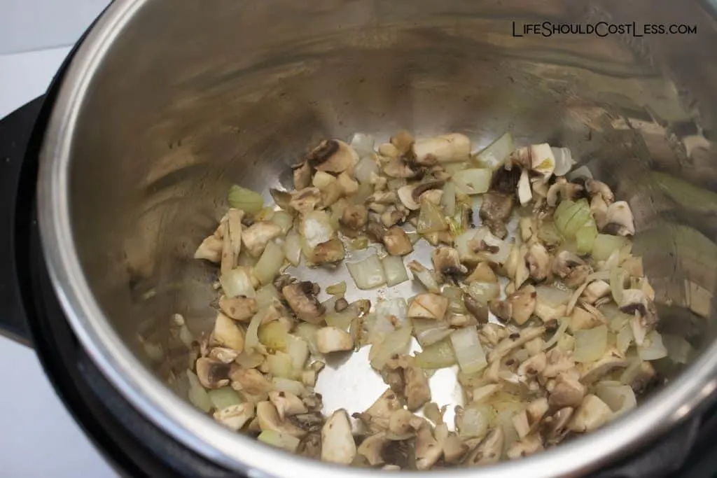 Process making stuffed peppers in instant pot pressure cooker. lifeshouldcostless.com