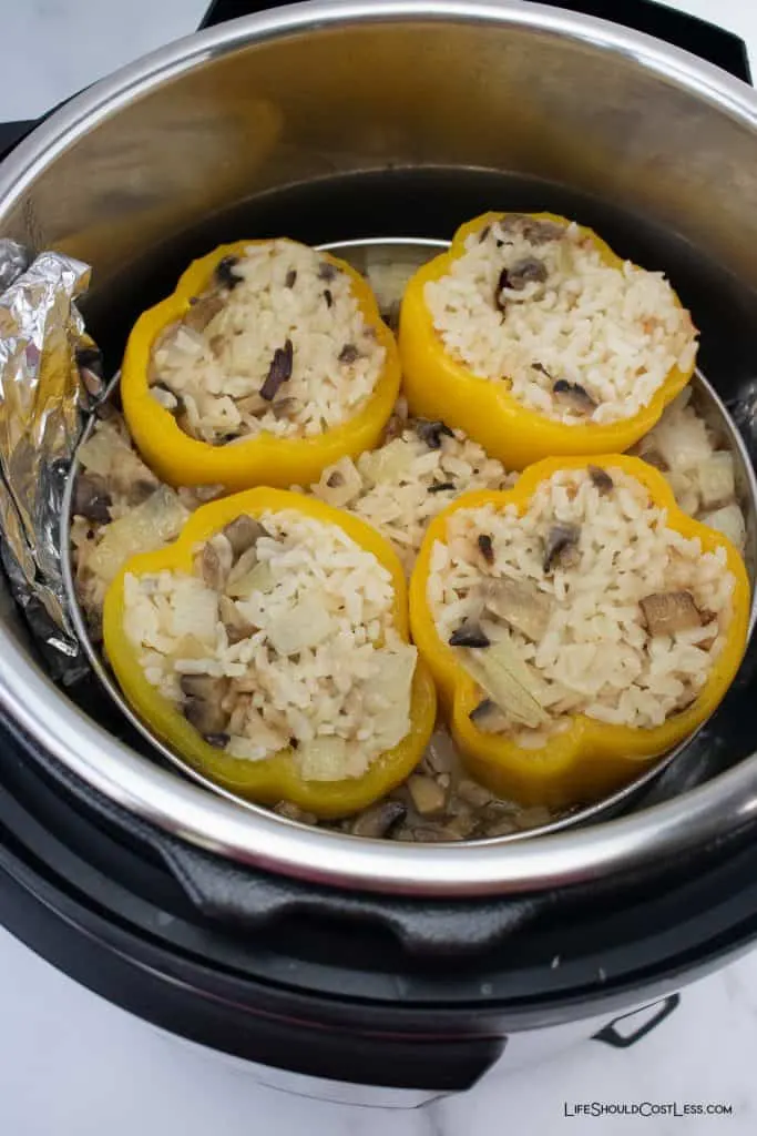 Process making stuffed peppers in instant pot pressure cooker. lifeshouldcostless.com