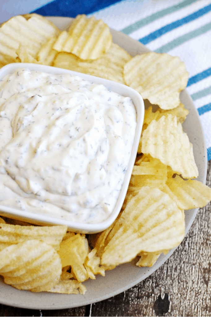 Homemade Sour Cream And Onion Chip Dip Recipe. A yummy cold Hors D'oeuvres Recipe. lifeshouldcostless.com