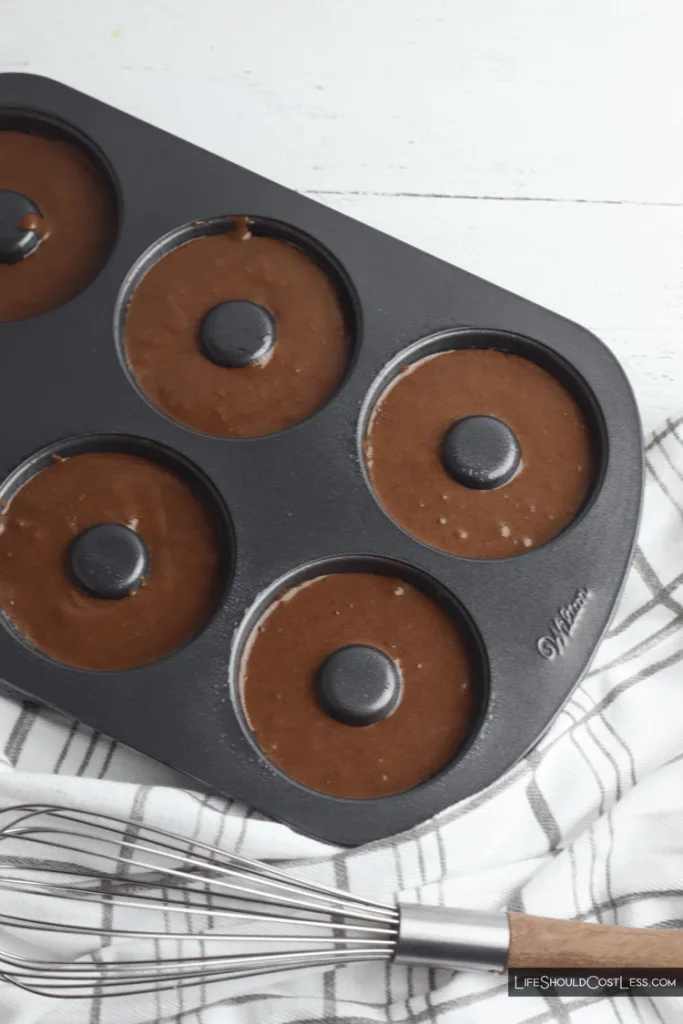 How to fill a donut pan for baking.