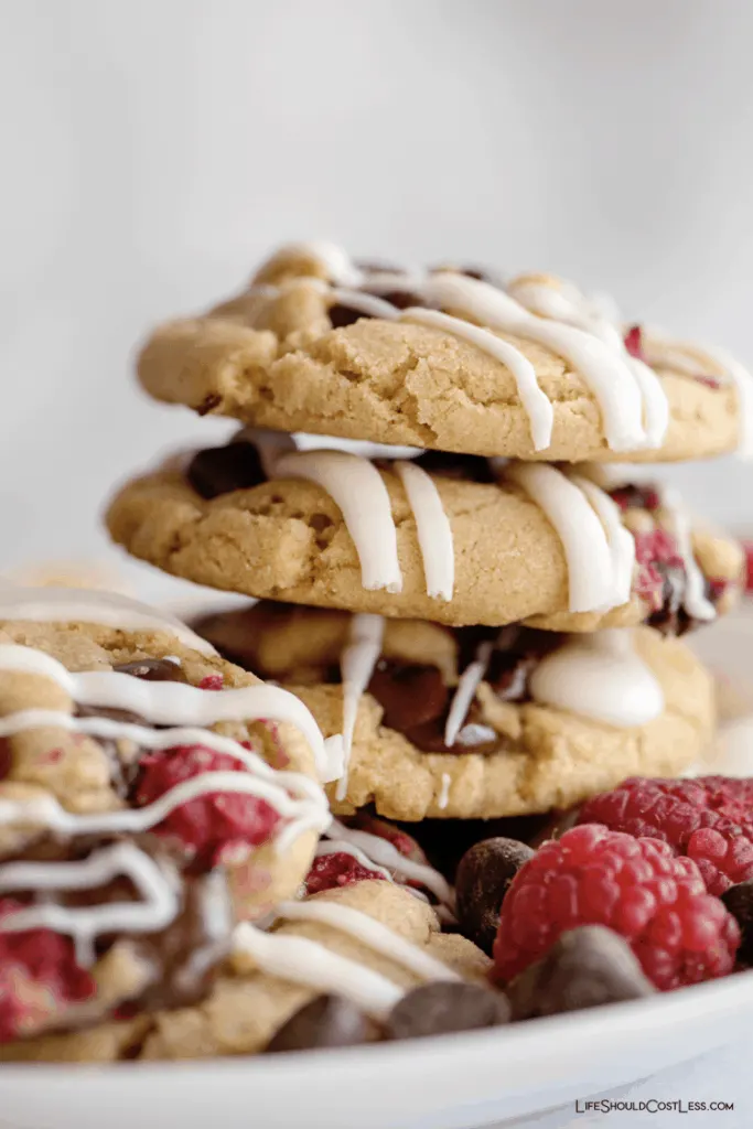 The Best Raspberry And Chocolate Cookie Recipe lifeshouldcostless.com