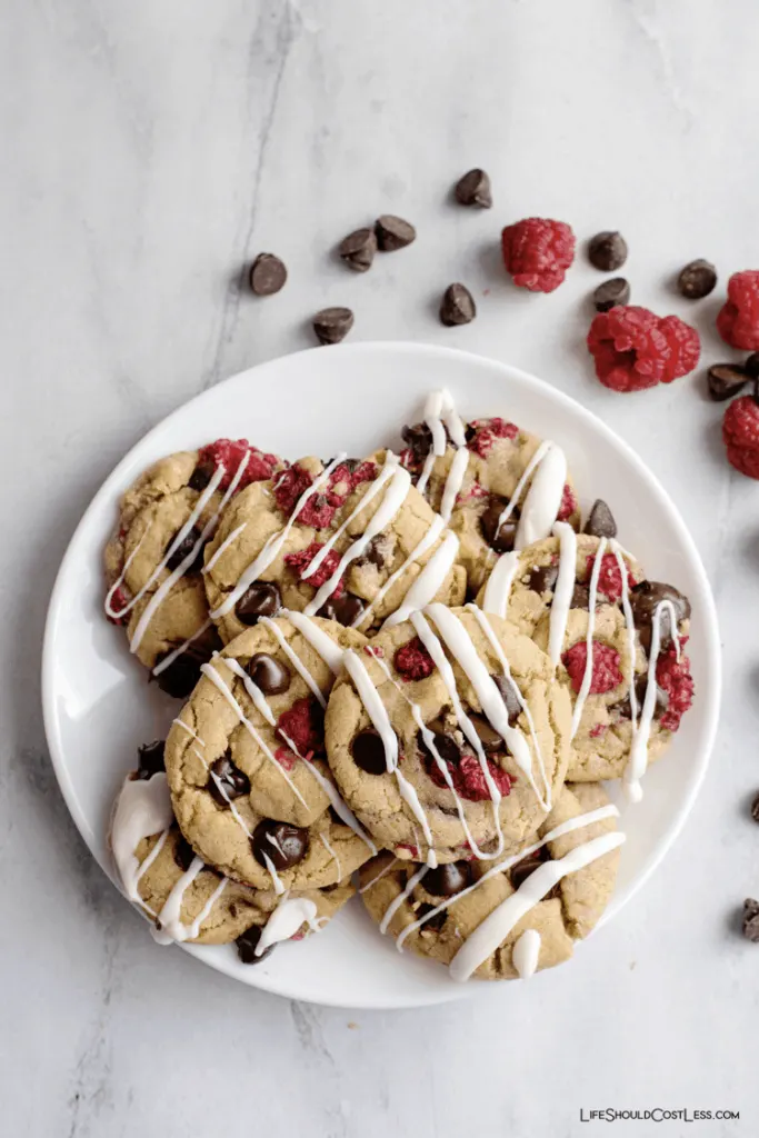 Chocolate raspberry cookies recipe. lifeshouldcostless.com