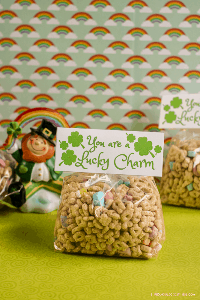 St. Patrick's Day Printable to go with Lucky Charms cereal. lifeshouldcostless.com