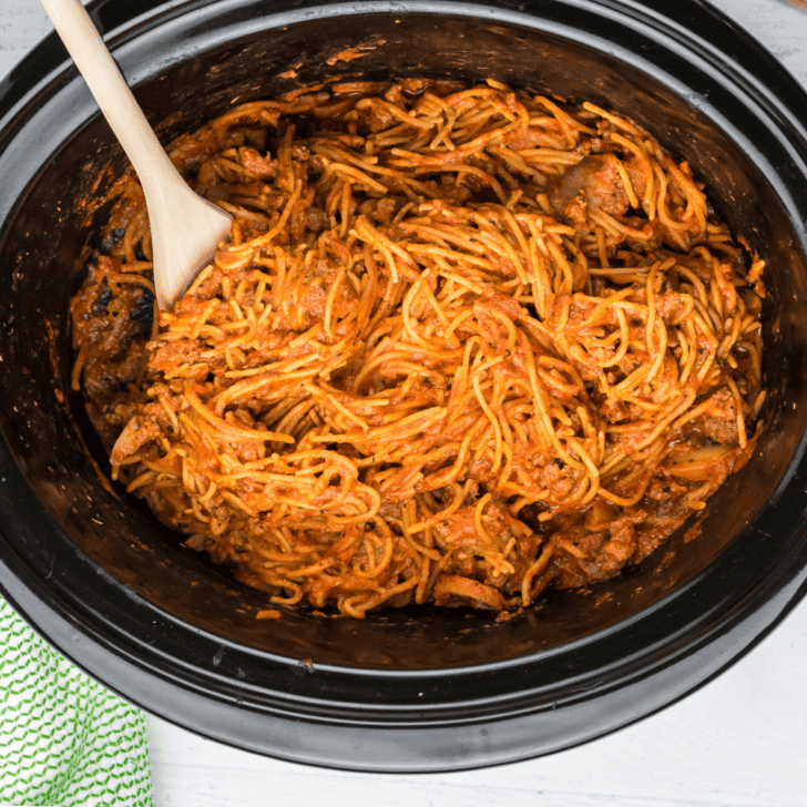 Easy Crock Pot Spaghetti (Video) - Life Should Cost Less