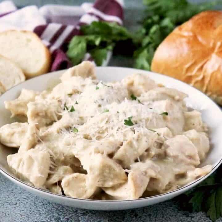 chicken alfredo in crock pot with jar sauce