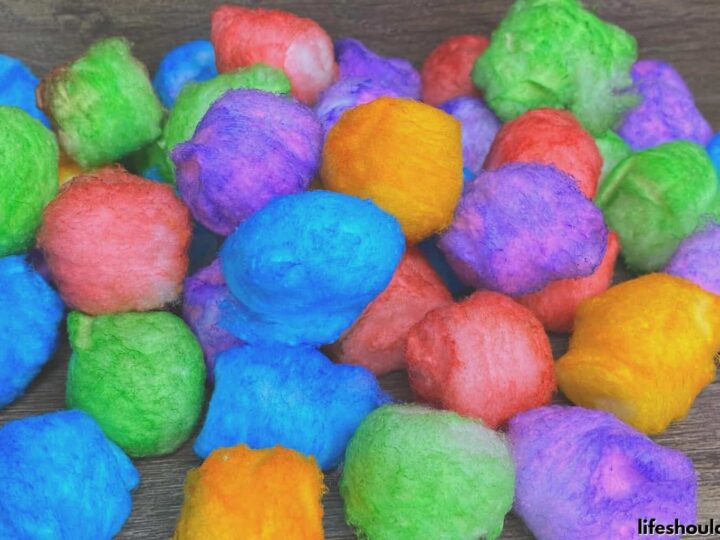 How to color cotton balls for crafting 