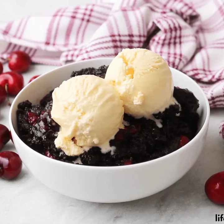 Chocolate Cherry Cake With Pie Filling, How to make dump cake in crock pot